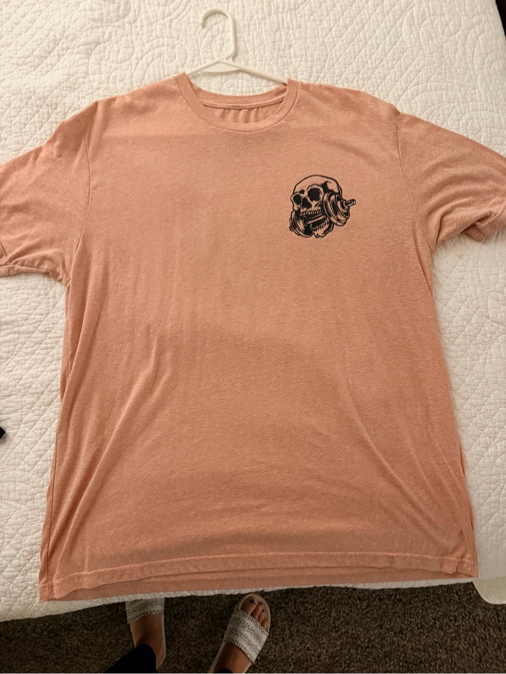 Women's Short Sleeve Skull Graphic Tee in Dusty Peach